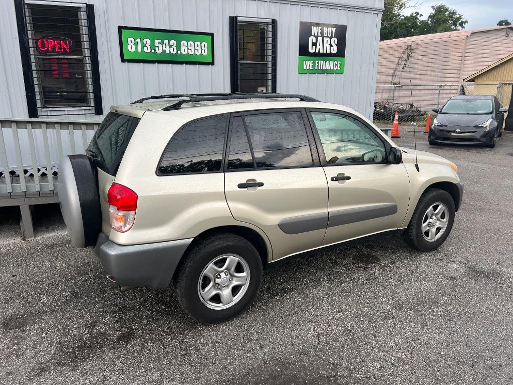 2002 Toyota RAV4 photo