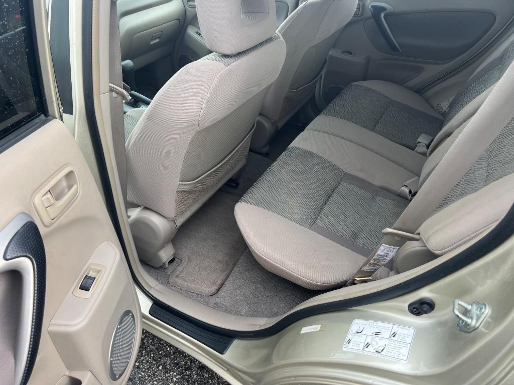 2002 Toyota RAV4 photo