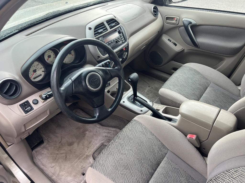 2002 Toyota RAV4 photo