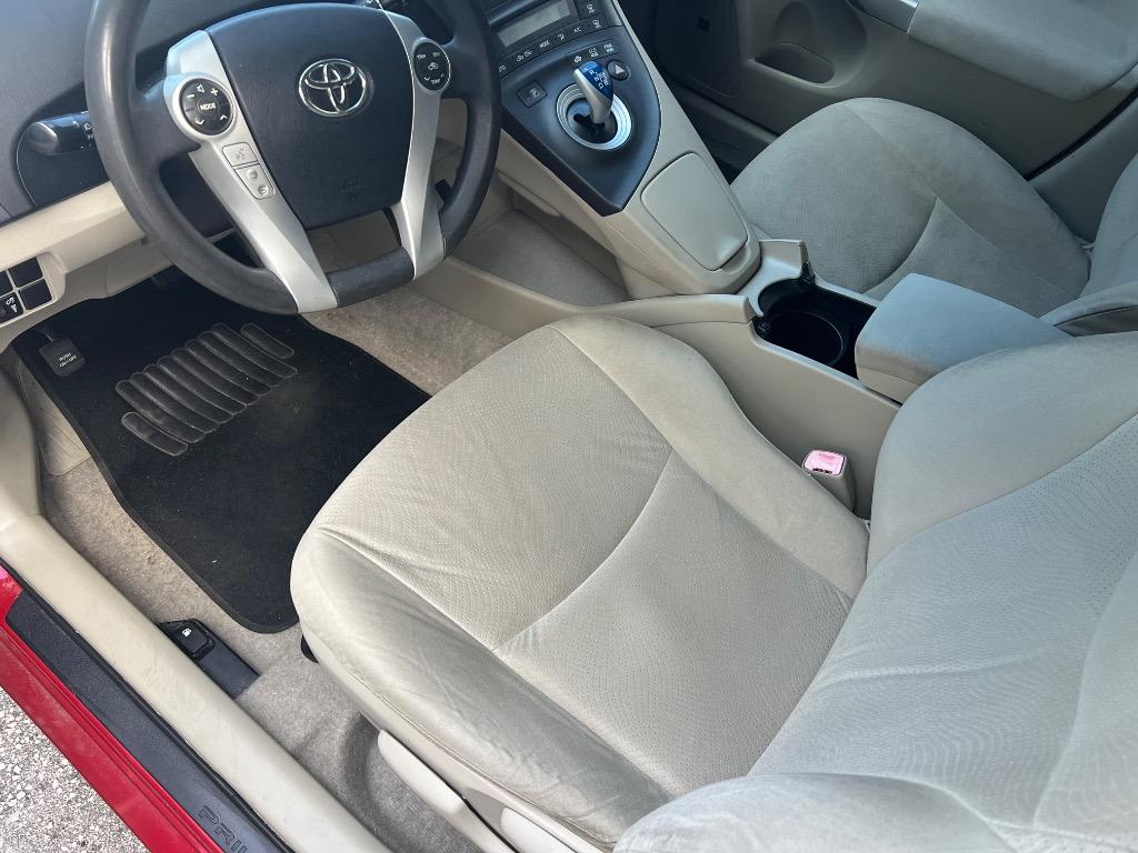 2010 Toyota Prius - $7,900