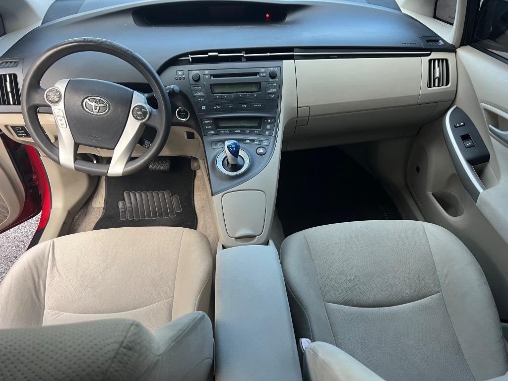 2010 Toyota Prius - $7,900