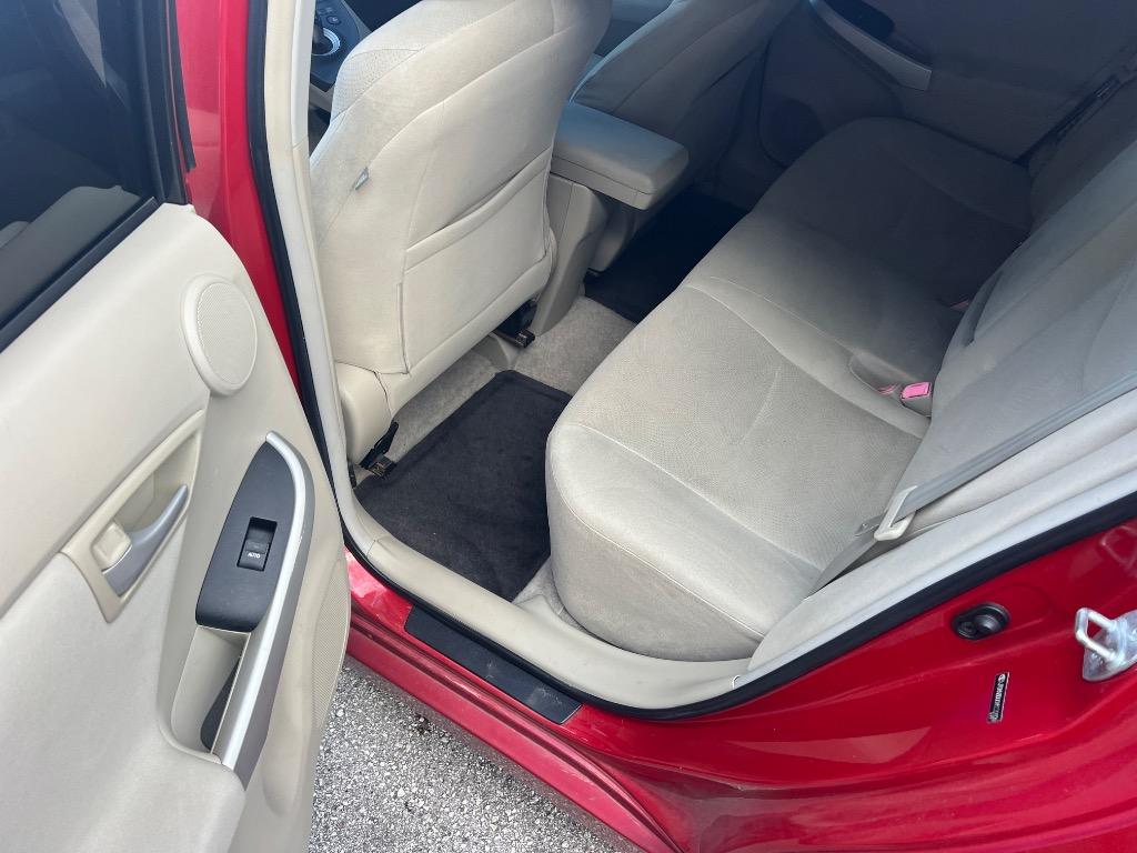 2010 Toyota Prius - $7,900