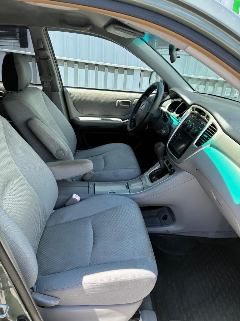 2006 Toyota Highlander - $9,990
