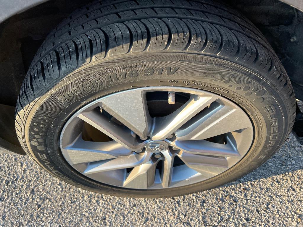 2014 Toyota Corolla - $7,990