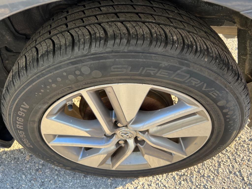 2014 Toyota Corolla - $7,990