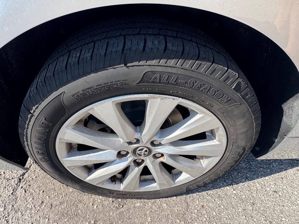 2019 Toyota Camry - $10,900