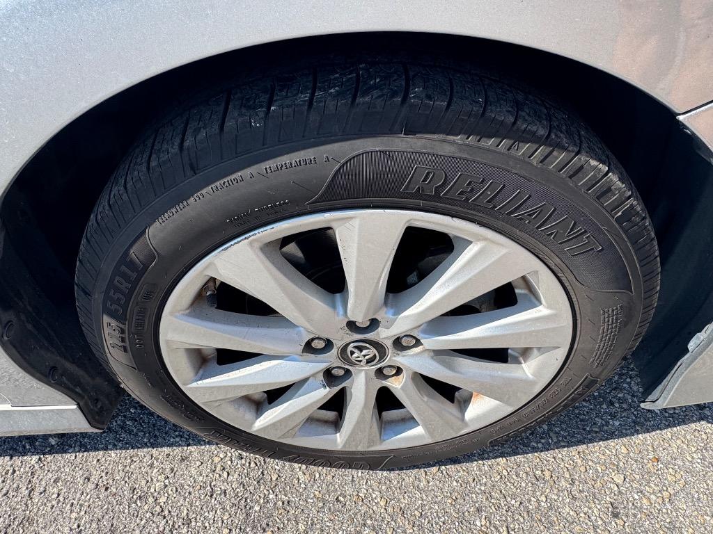 2019 Toyota Camry - $10,900