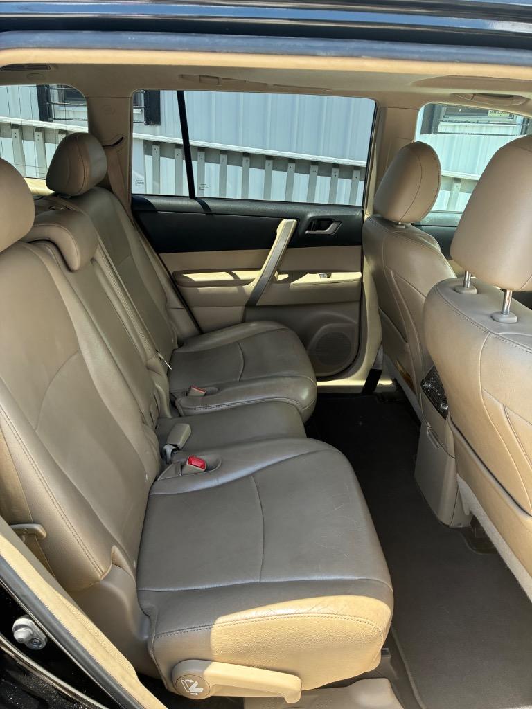 2013 Toyota Highlander - $11,990