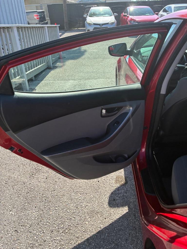 2015 Hyundai Elantra - $6,900