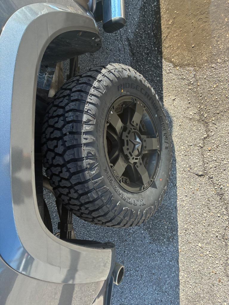 2016 Toyota Tacoma - $27,990