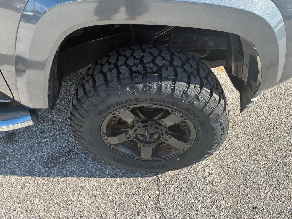 2016 Toyota Tacoma - $27,990