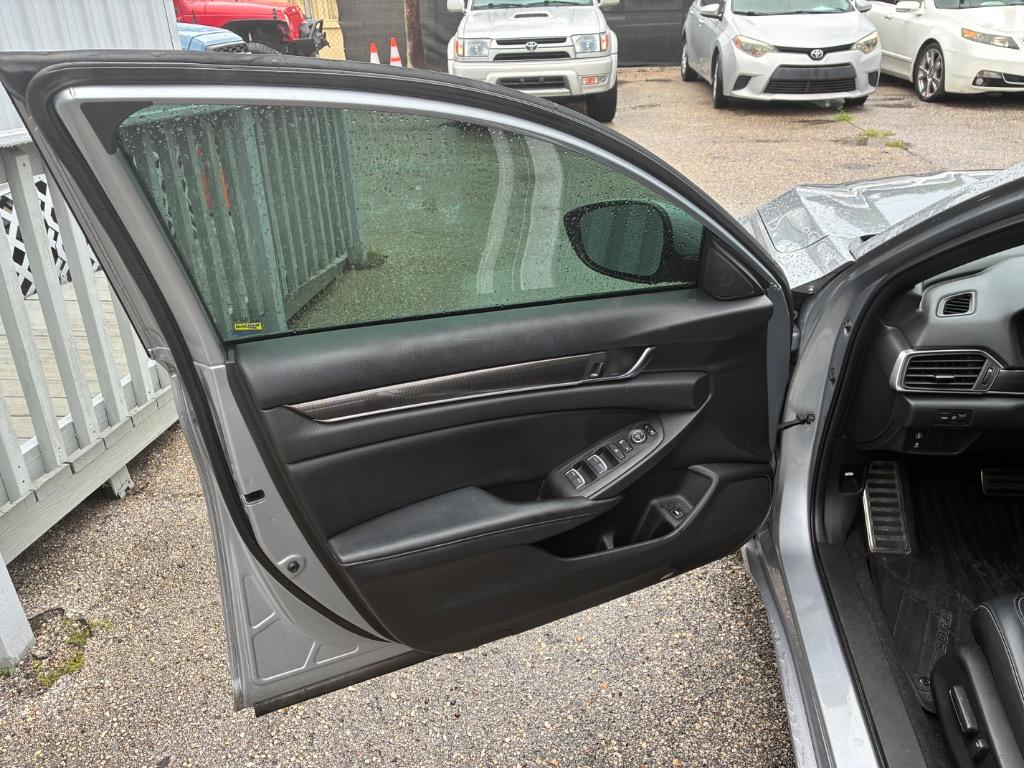 2018 Honda Accord - $14,900