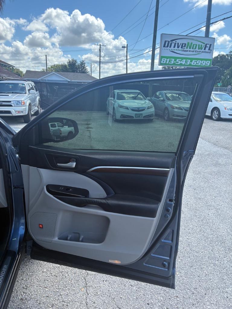 2014 Toyota Highlander - $16,900