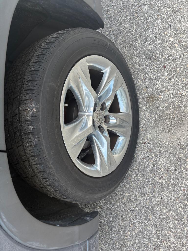 2014 Toyota Highlander - $16,900