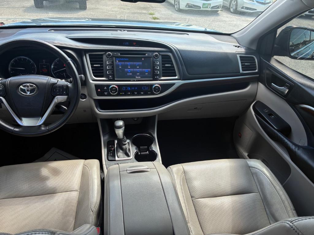 2014 Toyota Highlander - $16,900