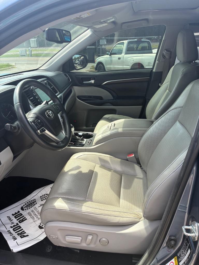 2014 Toyota Highlander - $16,900
