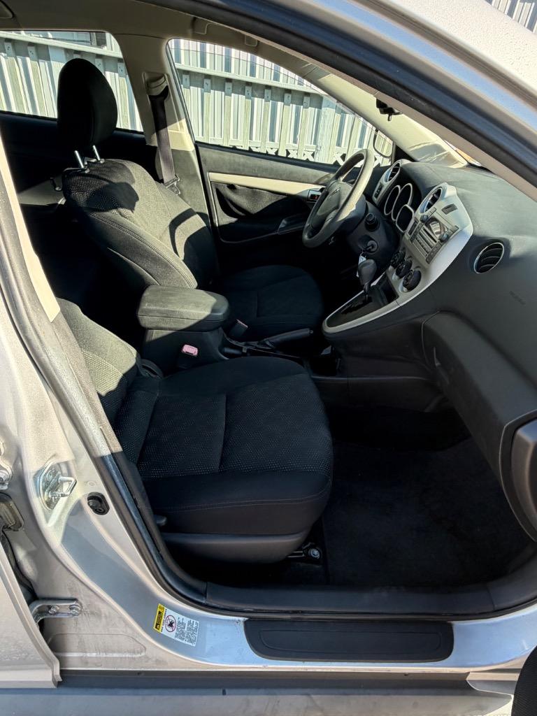 2009 Pontiac Vibe - $6,900