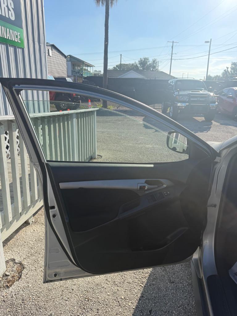 2009 Pontiac Vibe - $6,900