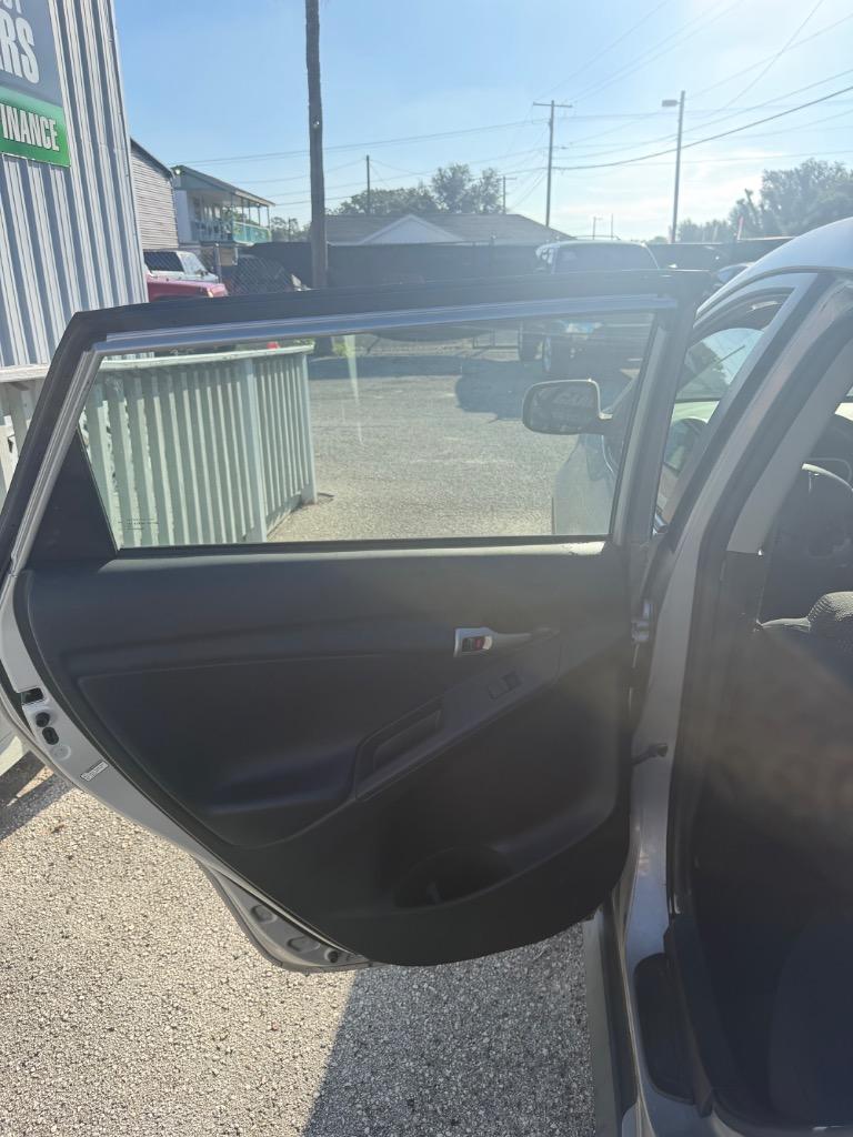 2009 Pontiac Vibe - $6,900