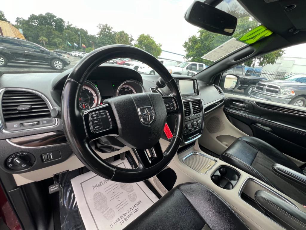 2020 Dodge Grand Caravan - $15,990