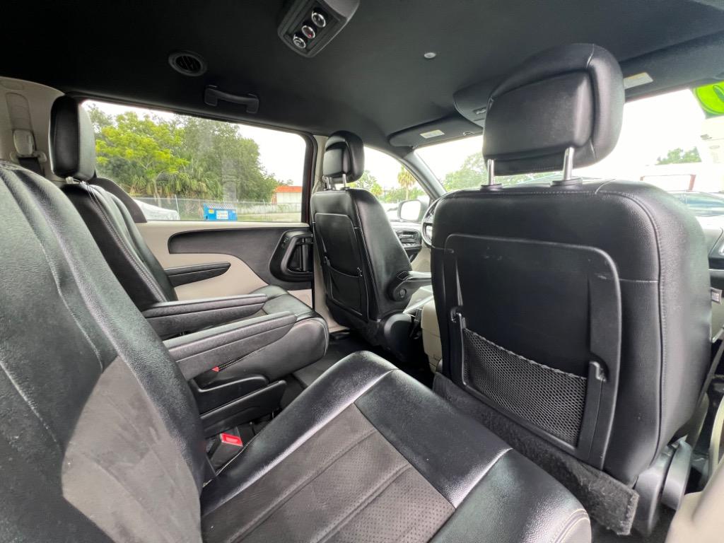 2020 Dodge Grand Caravan - $15,990