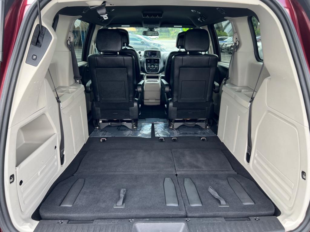 2020 Dodge Grand Caravan - $15,990