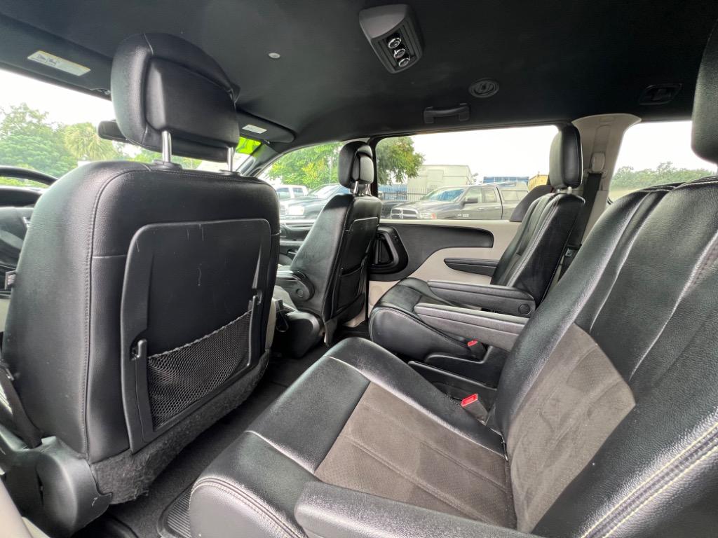 2020 Dodge Grand Caravan - $15,990