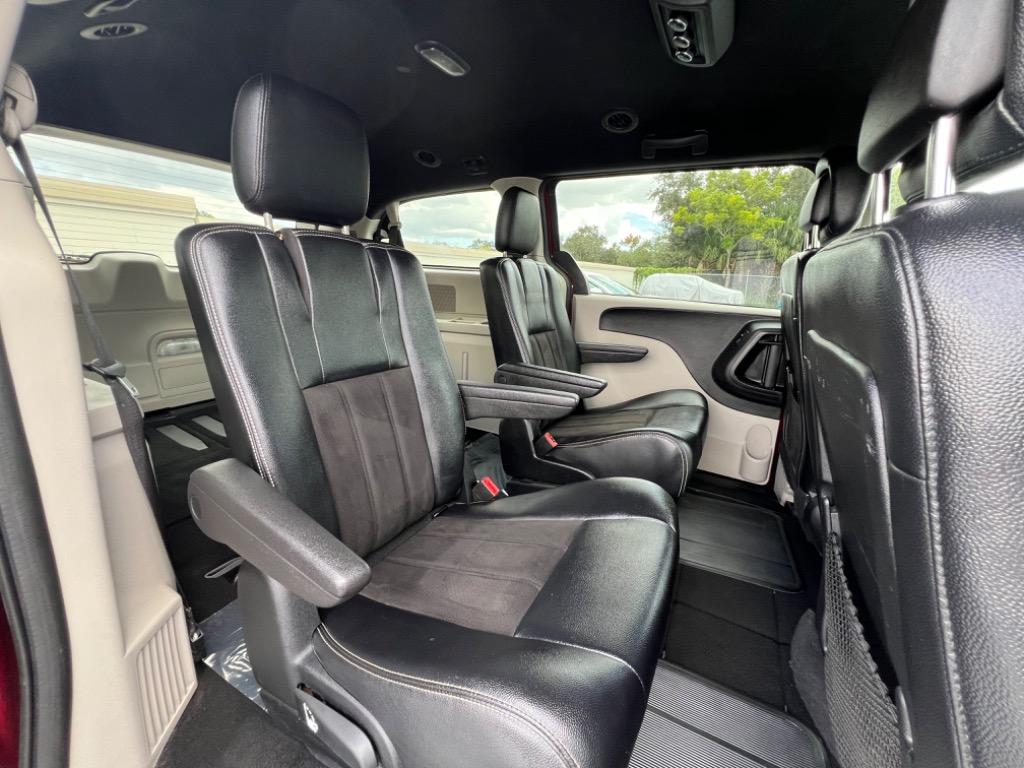 2020 Dodge Grand Caravan - $15,990