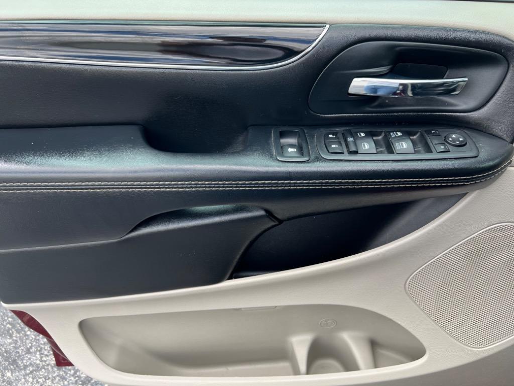 2020 Dodge Grand Caravan - $15,990