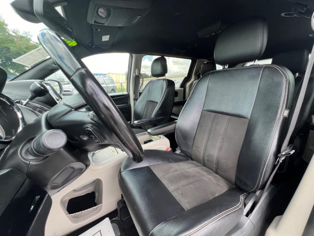 2020 Dodge Grand Caravan - $15,990