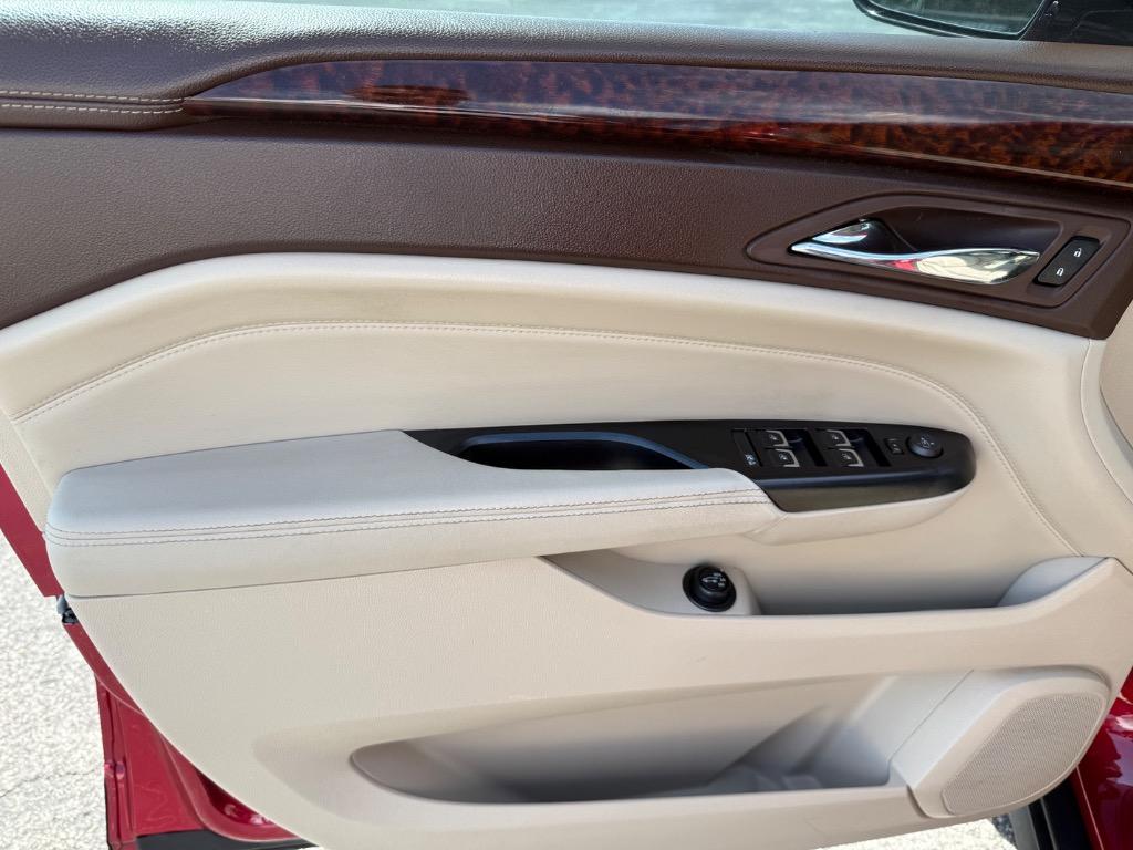 2016 Cadillac SRX Luxury photo
