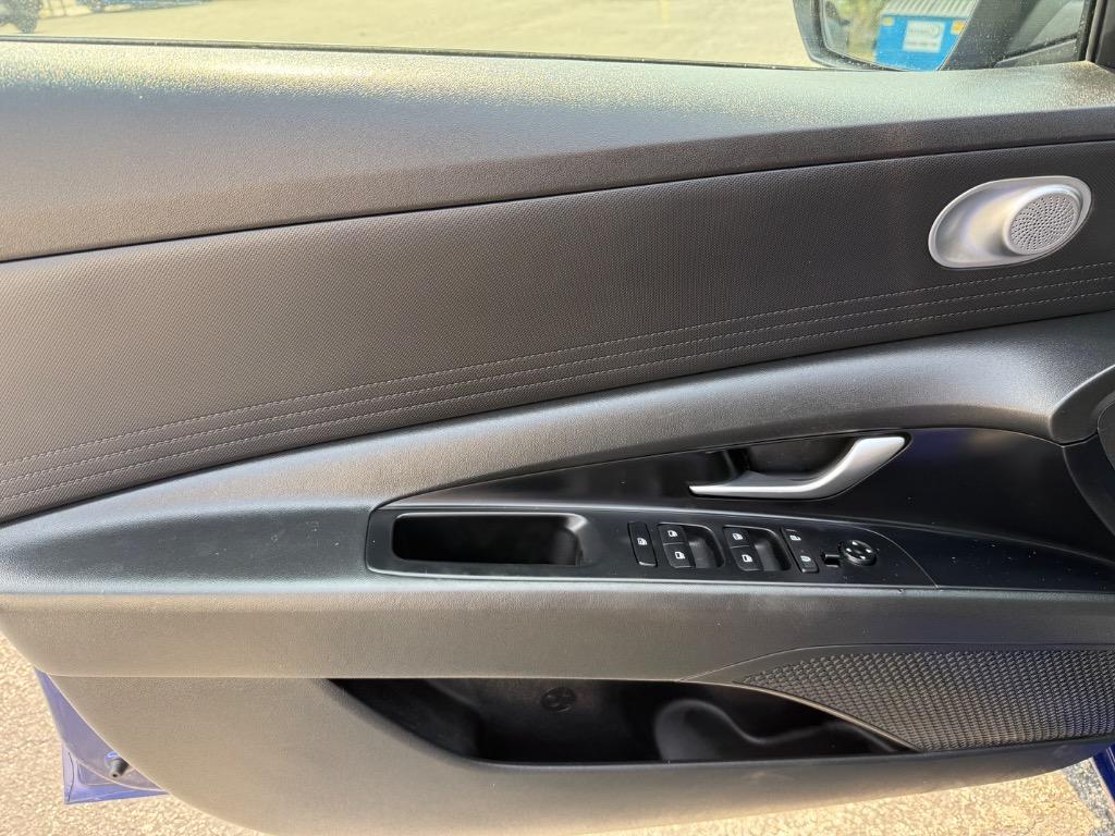 2021 Hyundai Elantra SEL photo