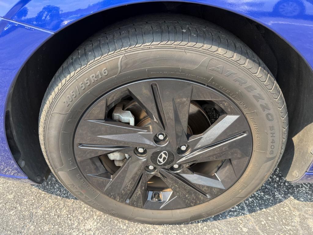 2021 Hyundai Elantra SEL photo