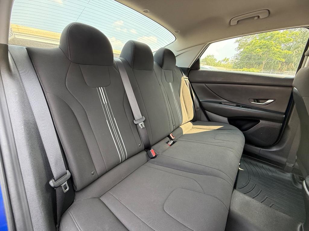 2021 Hyundai Elantra SEL photo