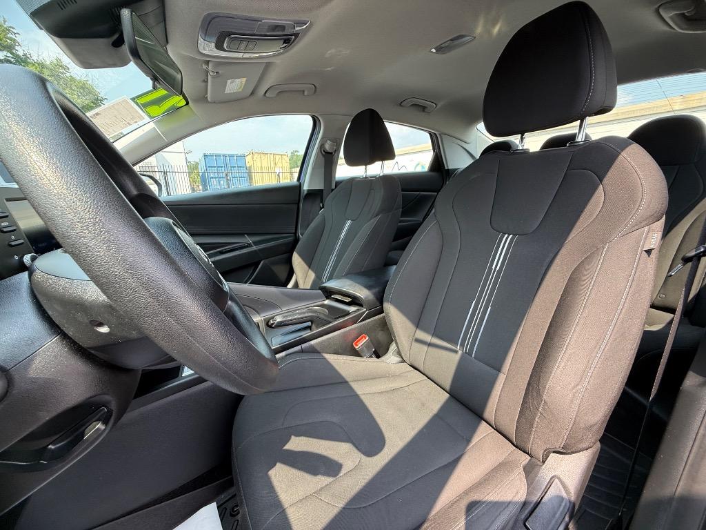 2021 Hyundai Elantra SEL photo
