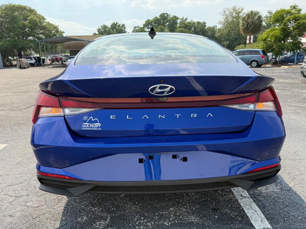 2021 Hyundai Elantra SEL photo
