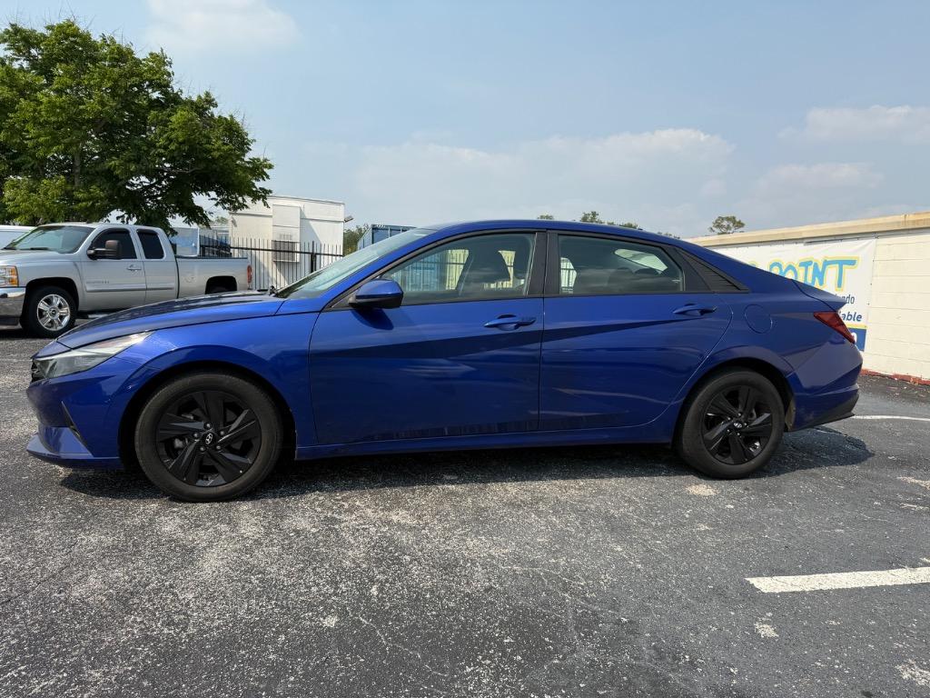 2021 Hyundai Elantra SEL photo