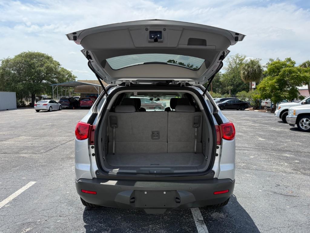 2012 Chevrolet Traverse - $8,990