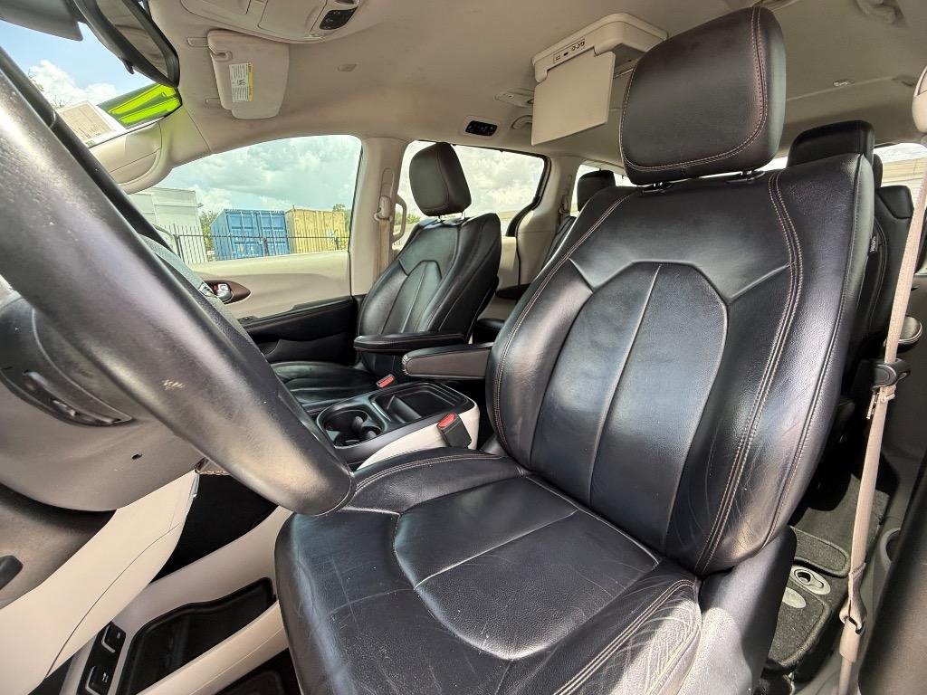 2017 Chrysler Pacifica - $14,990