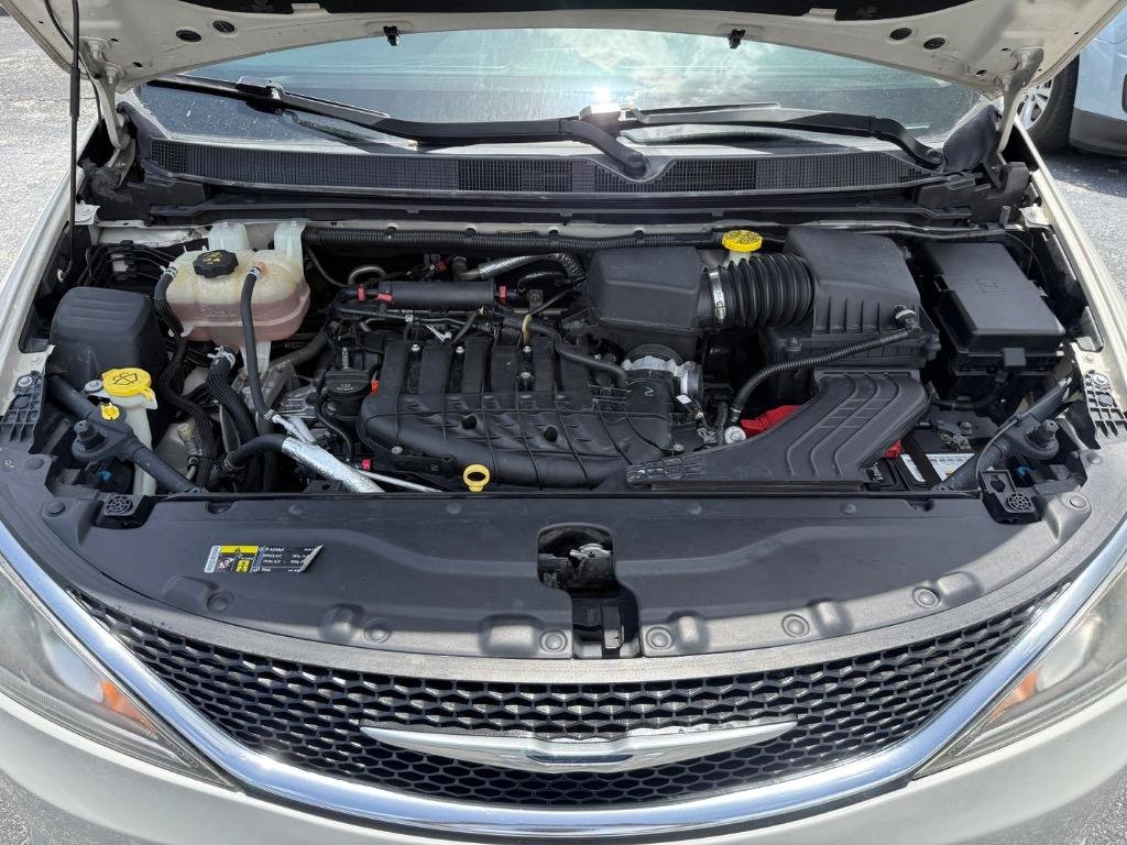 2017 Chrysler Pacifica - $14,990