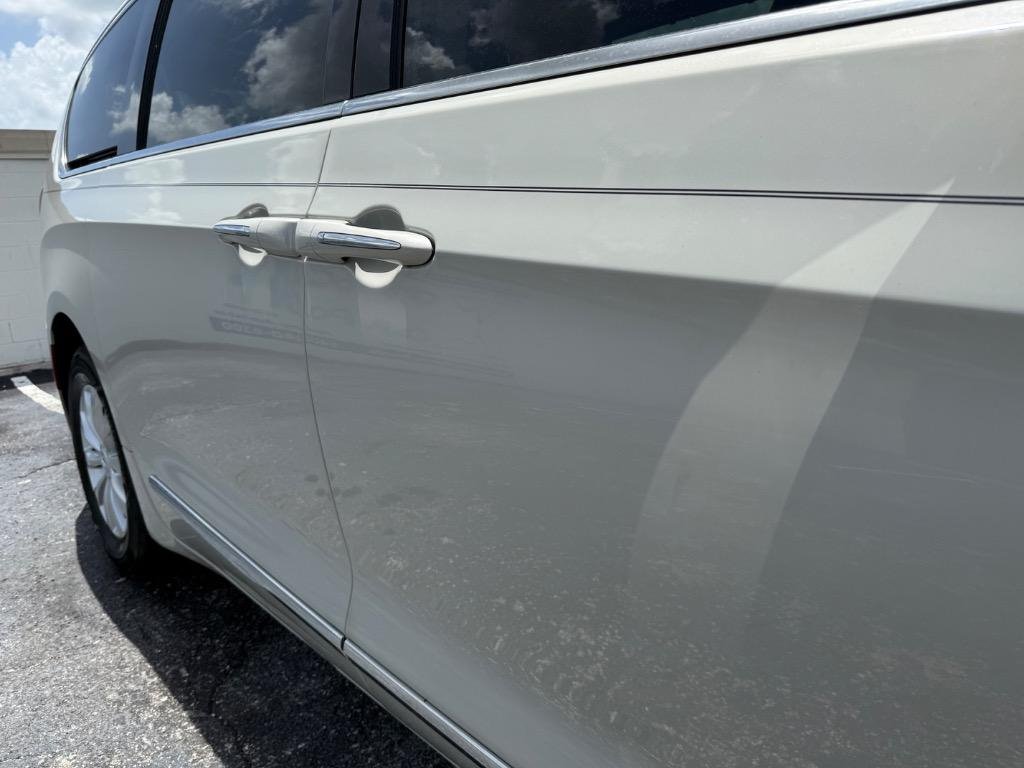 2017 Chrysler Pacifica - $14,990