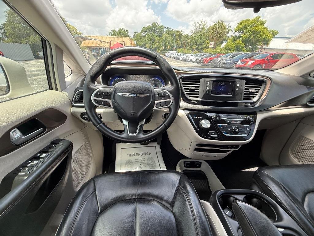 2017 Chrysler Pacifica - $14,990