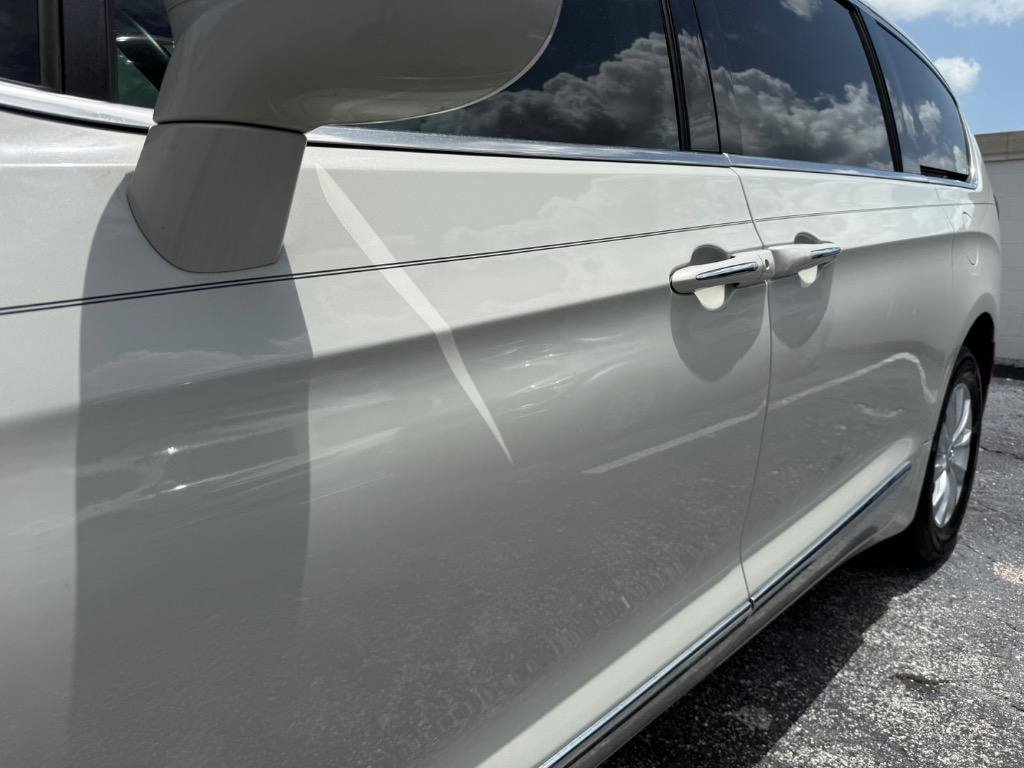 2017 Chrysler Pacifica - $14,990