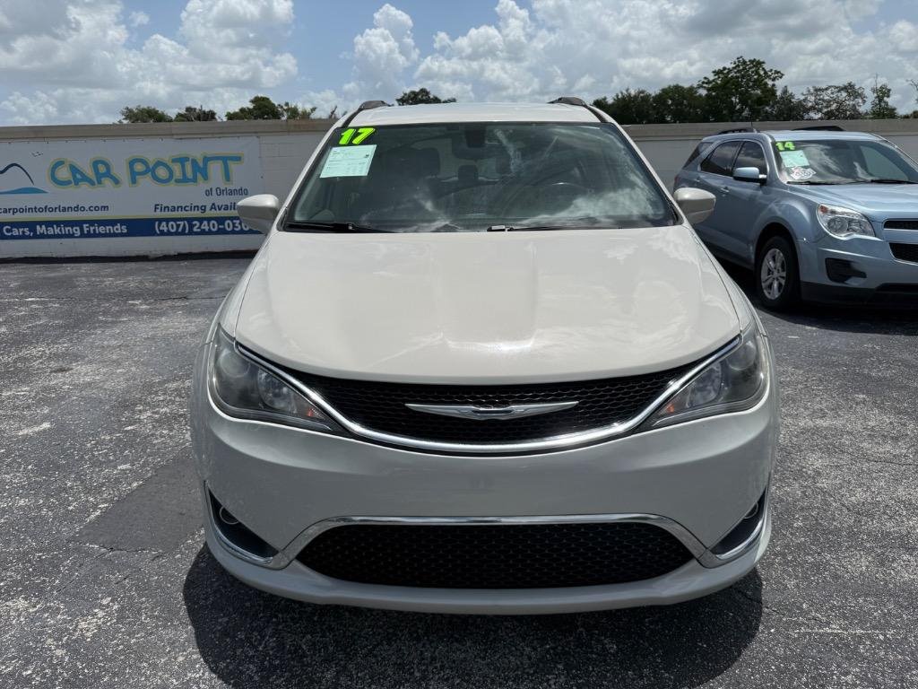 2017 Chrysler Pacifica - $14,990