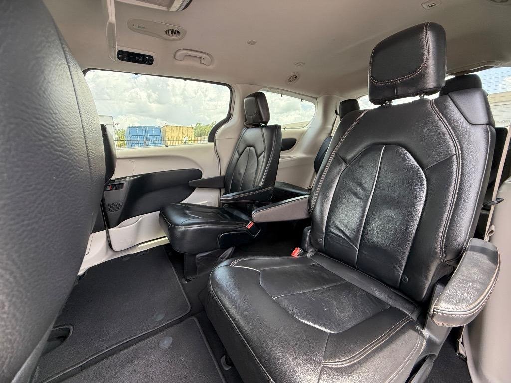 2017 Chrysler Pacifica - $14,990