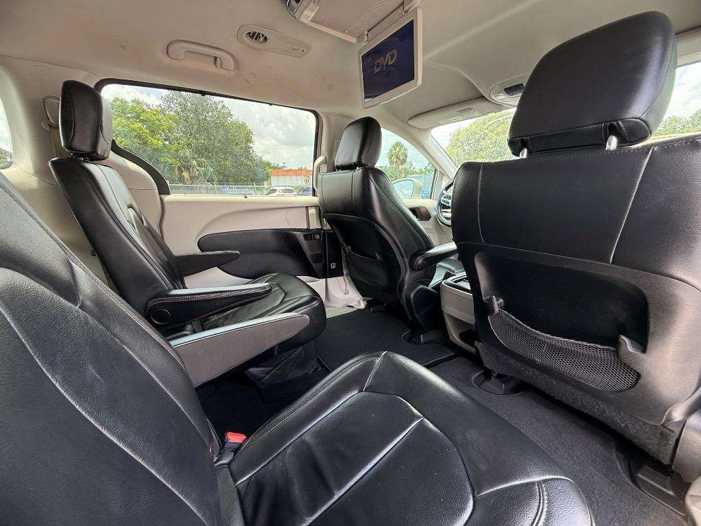 2017 Chrysler Pacifica - $14,990