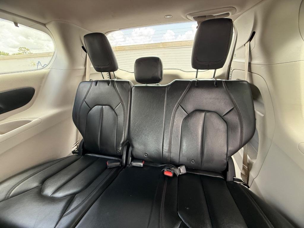2017 Chrysler Pacifica - $14,990