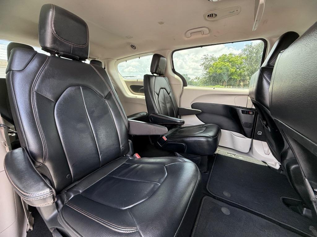 2017 Chrysler Pacifica - $14,990