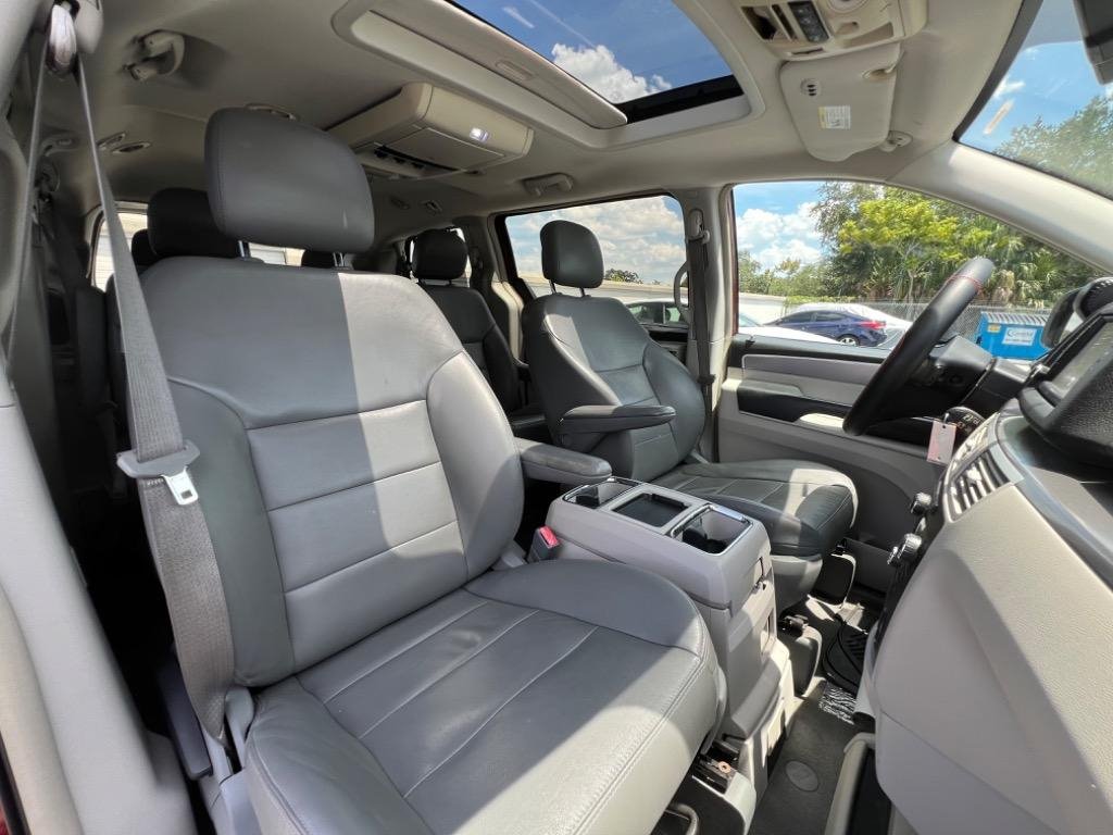 2012 Volkswagen Routan - $3,990