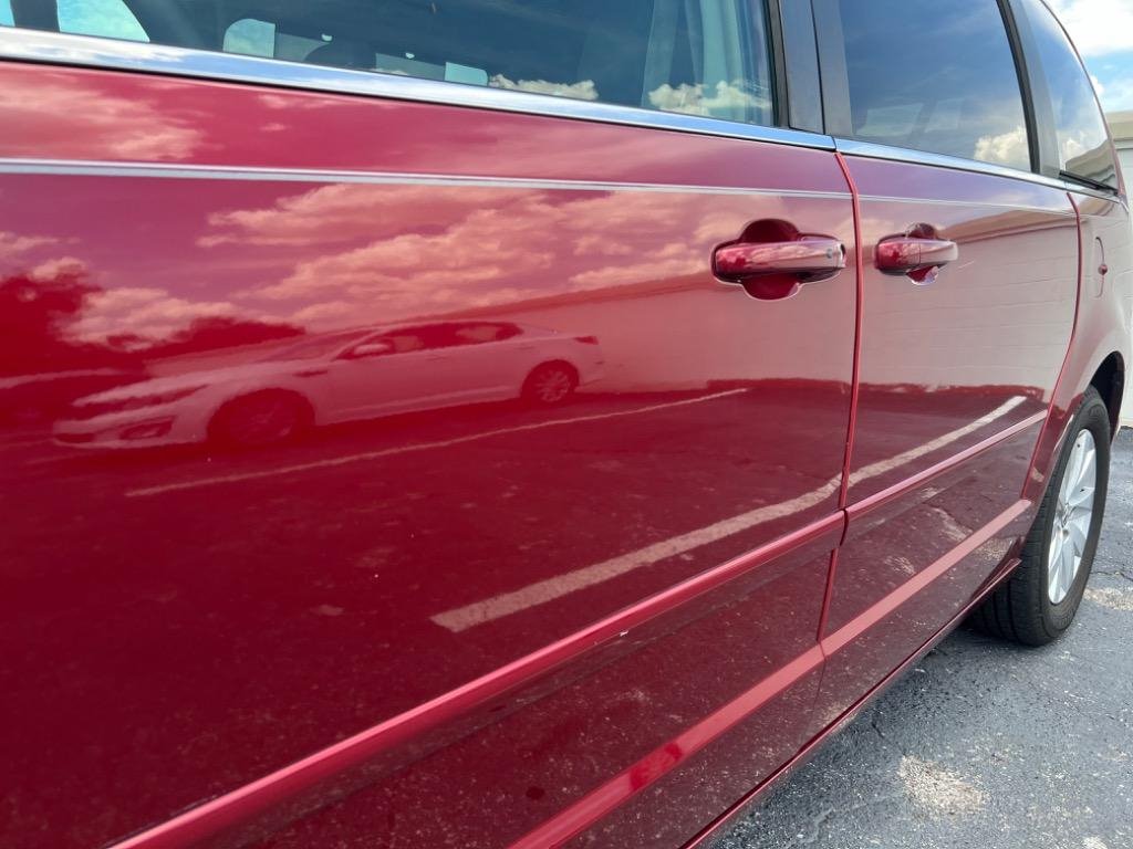 2012 Volkswagen Routan - $3,990